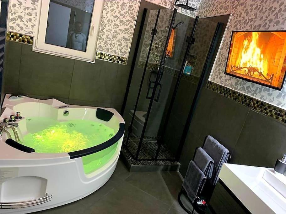 Appartamento Luxus Loft Whirlpool Designer Kueche Bad Herdecke Esterno foto