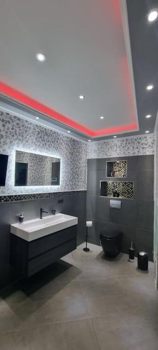 Appartamento Luxus Loft Whirlpool Designer Kueche Bad Herdecke Esterno foto